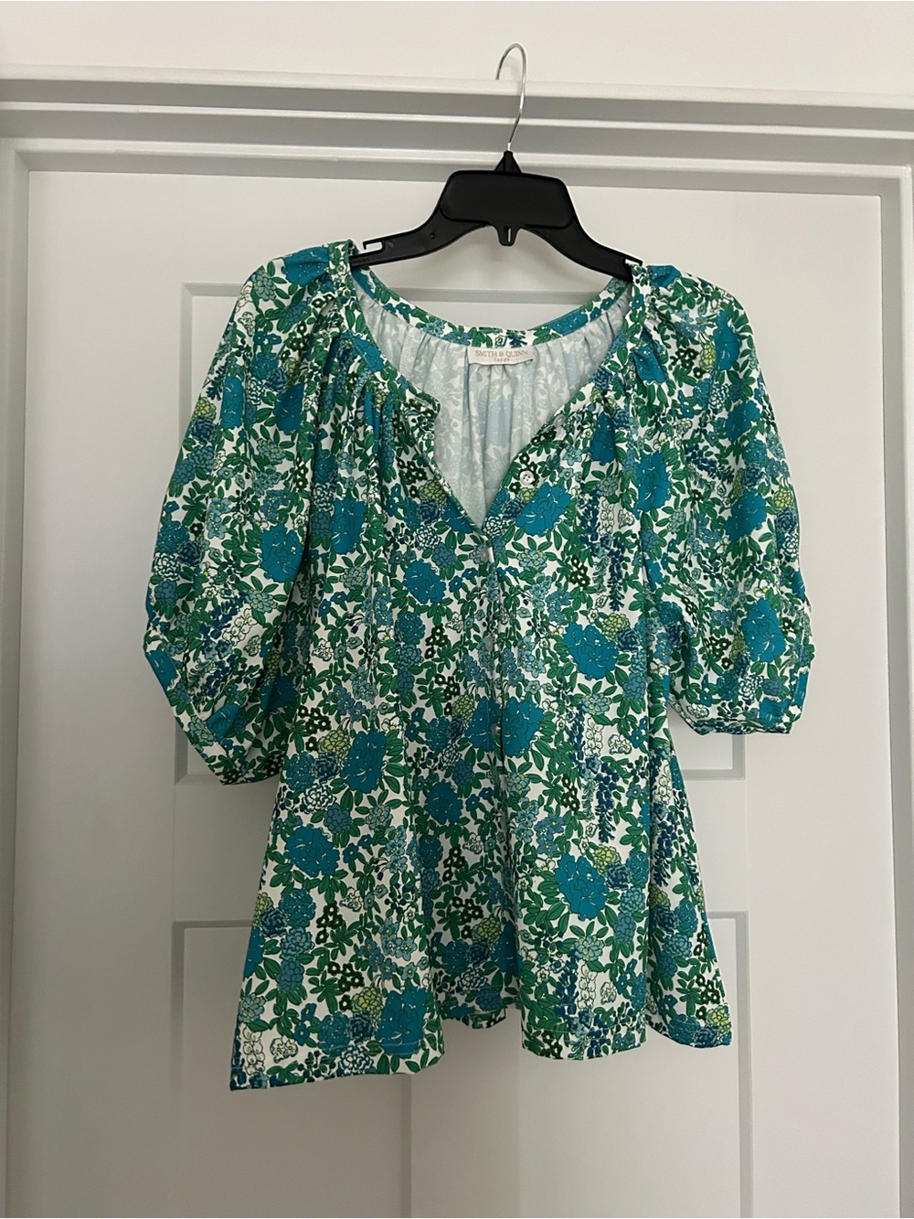 Floral Green Puff-Sleeve Blouse